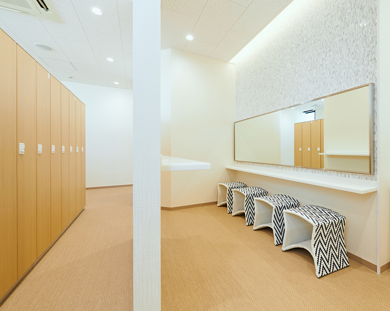 新和産業株式会社 別館:女子更衣室